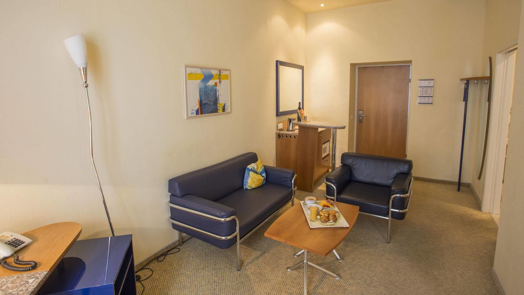 Starlight Renngasse Aparthotel 4*